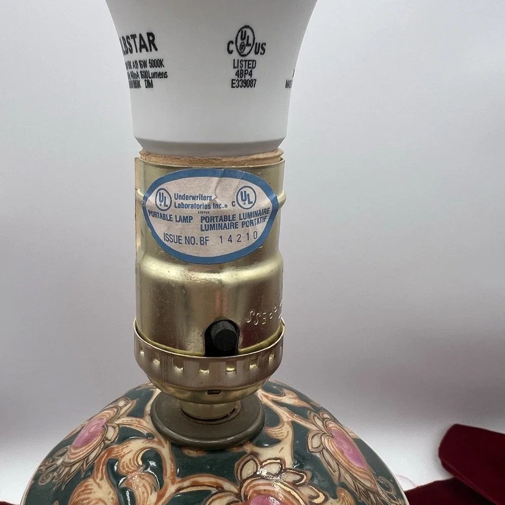 Lamp Oriental Porcelain Vase Floral Design with Oval Shade Vintage Asian Decor‎